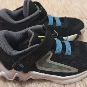 Kids Little Boys Nike Black and Blue Sneakers Size 11C Giannis Immortality